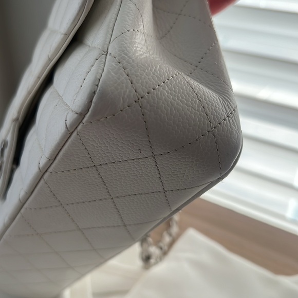 CHANEL Medium Classic Caviar SHW white caviar - Picture 11 of 14